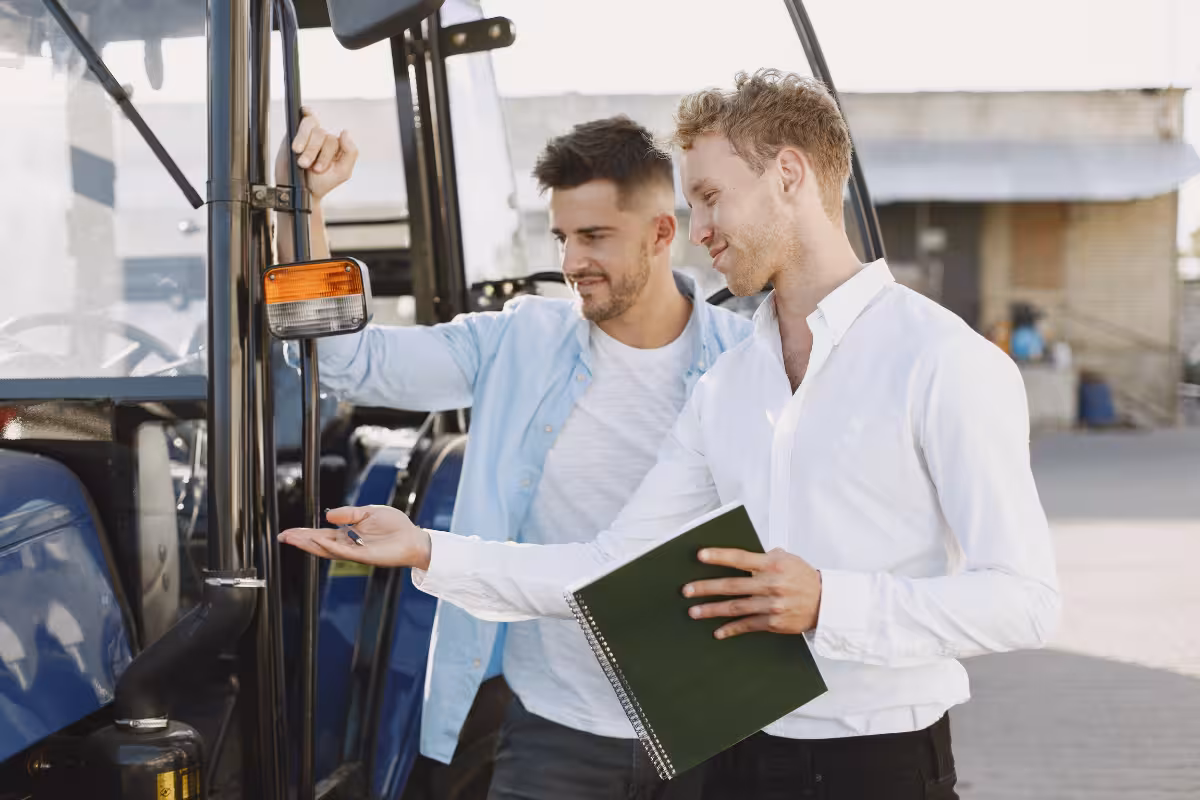 Read more about the article How to Become a Transport Manager in Birmingham